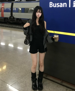 페미닌 레이스 나시 검정
