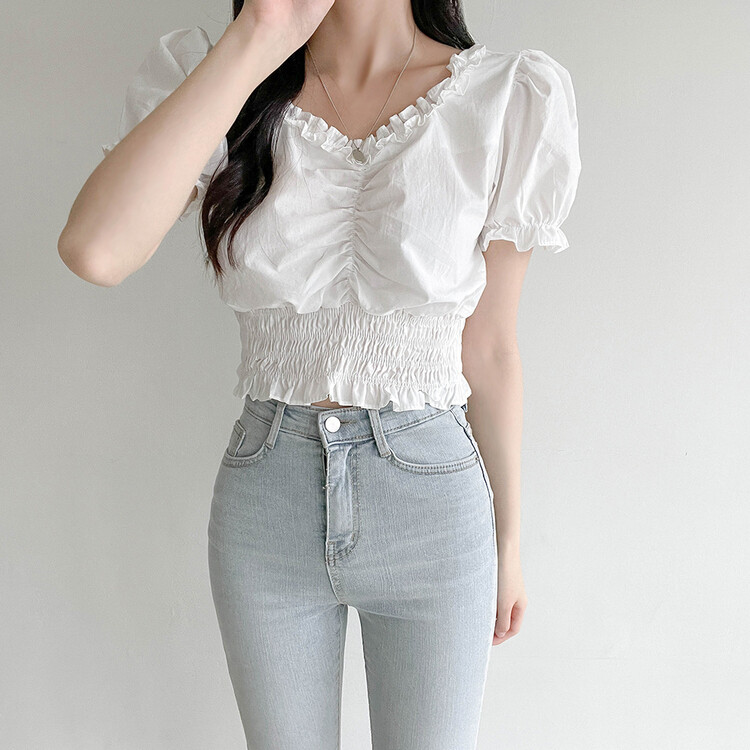 フリルシャーリングクロップブラウス ホワイト