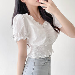 フリルシャーリングクロップブラウス ホワイト