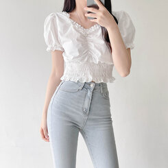 フリルシャーリングクロップブラウス ホワイト