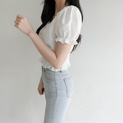 フリルシャーリングクロップブラウス ホワイト