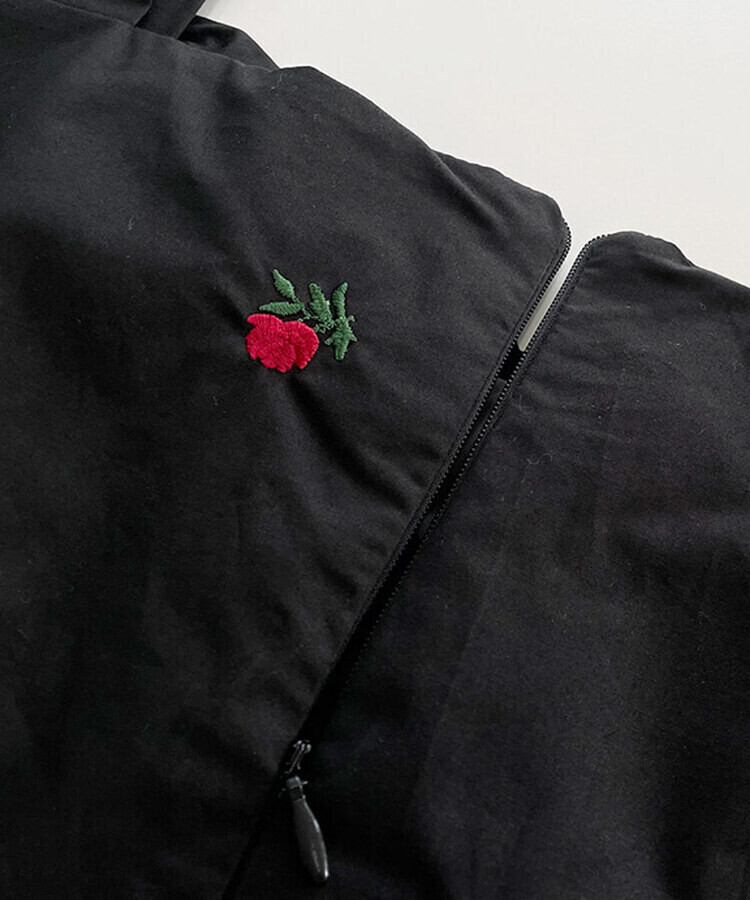 バラ刺繍ミニ半袖ワンピース
