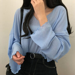 아일라 크롭 날라리 오프 니트 티셔츠 소라