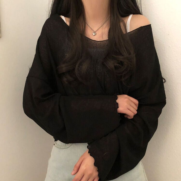 아일라 크롭 날라리 오프 니트 티셔츠 블랙